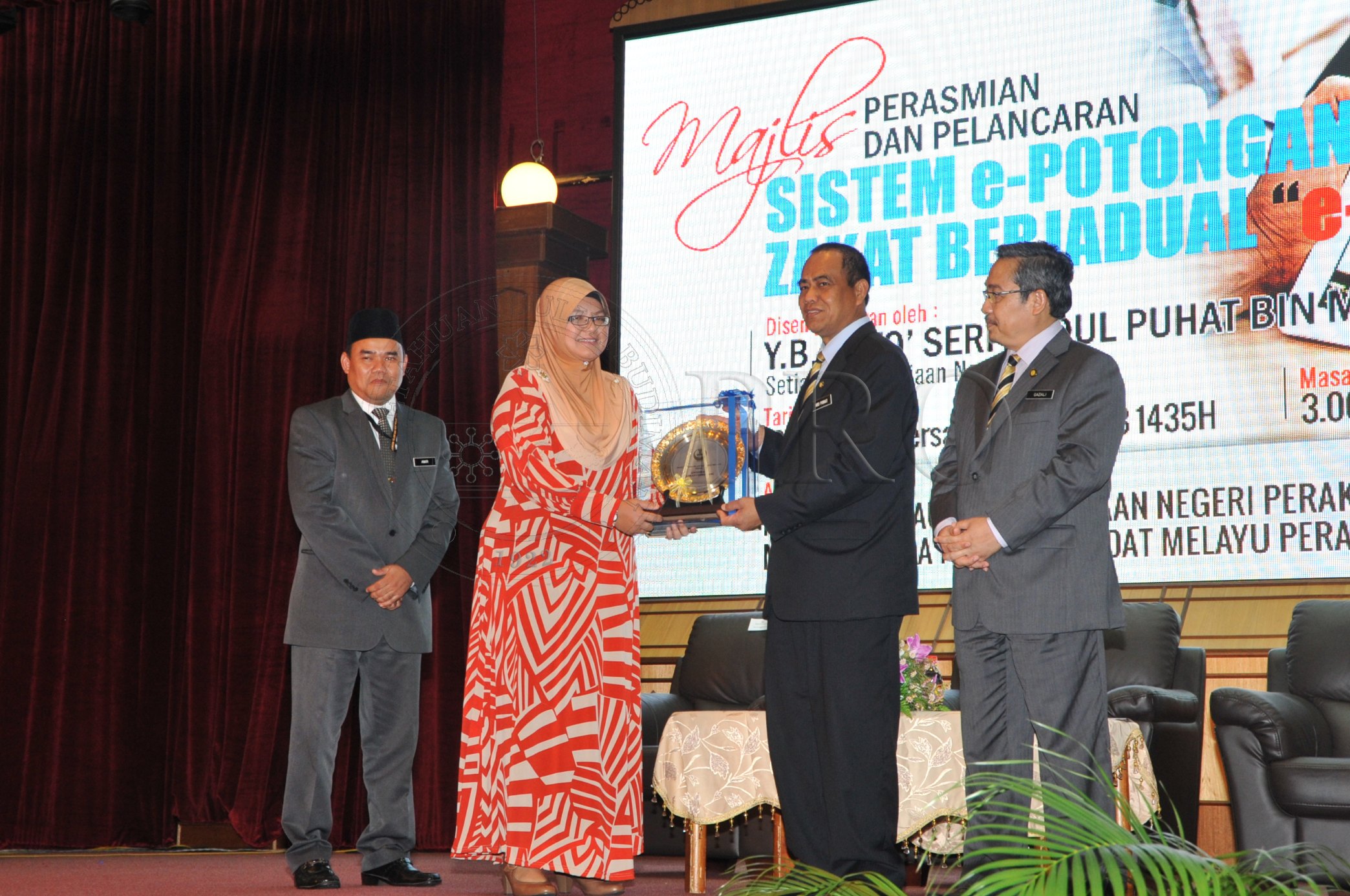 PRO 14 44 EPZB PRO 6165